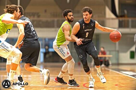 חסון עם הכדור. העריץ את לימונד // צילום: אפולו אמסטרדם - האתר הרשמי